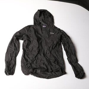 Patagonia mens lightweight shell